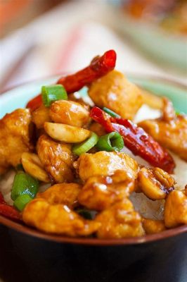  Lianyungang Kung Pao Kyckling: En Smaskig Fusing av Söt & Sur med Knäckande Kryddigheter!