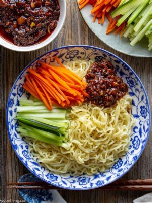  Linyi Zha Jiang Mian - En Umamirik Rätt Fullproppad med Kryddiga Smaker