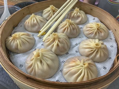  Zhenjiang Tangbao: En väldoftande och saftig dumplingfest för dina smaklökar!